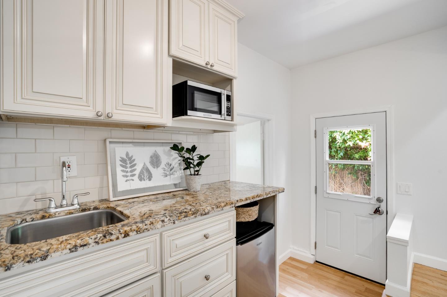 15720 Loma Vista Ave, Los Gatos, CA 95032-3637