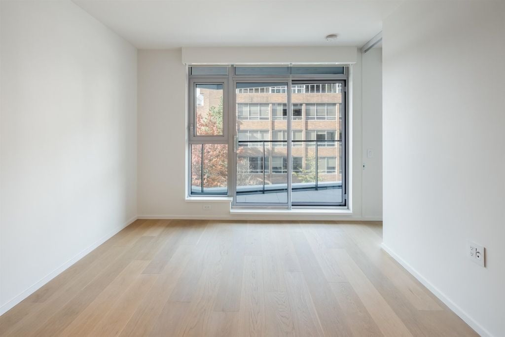 889 Pacific St, #404