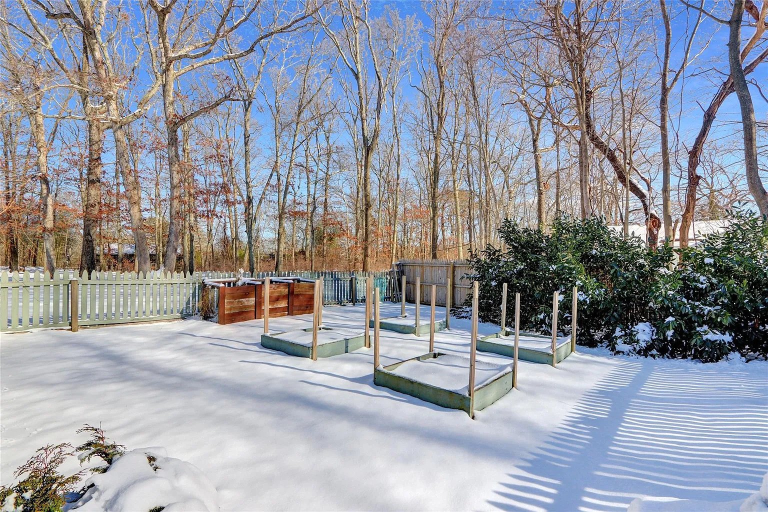 2677 River Road