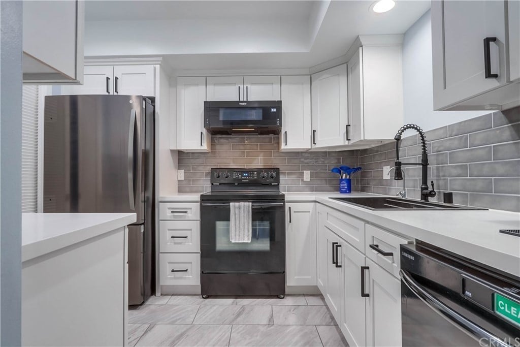 1611 S Pomona Ave, #D12