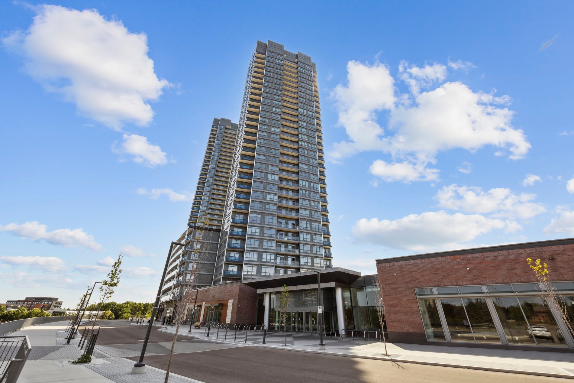 50 Upper Mall Way #2109