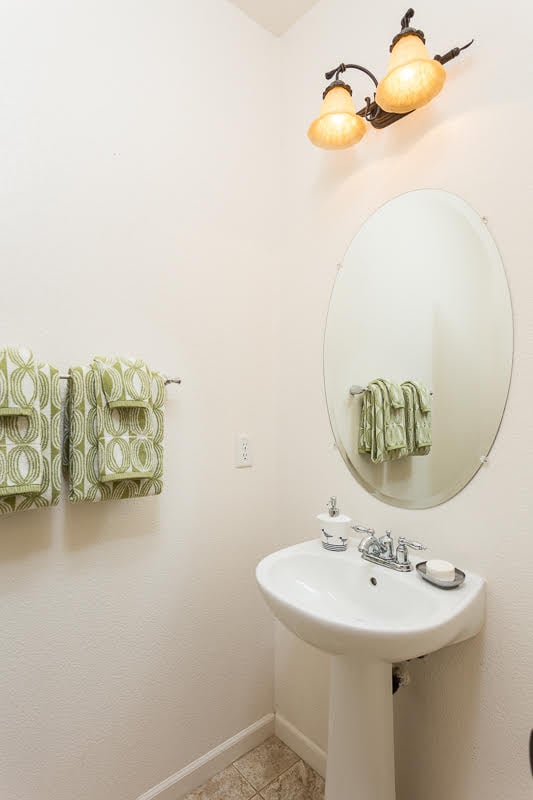 Just Listed! Gorgeous West Sacramento Home