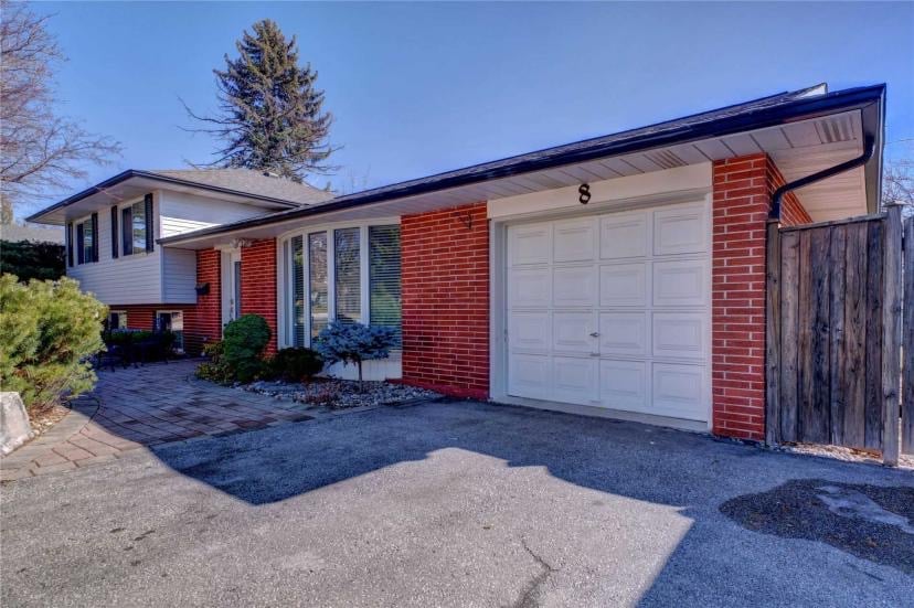 8 Sewell Dr