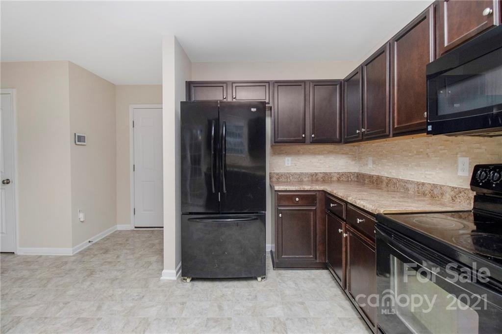 9636 Eagle Feathers Dr