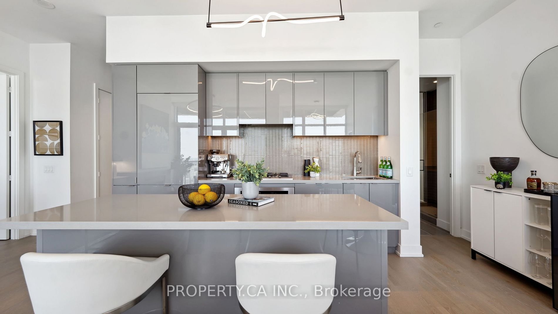 BAY STREET'S CAPTIVATING SUITE