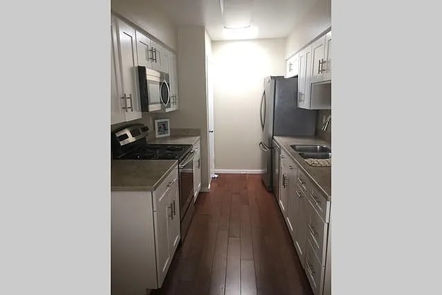 29 Dearborn Pl #16