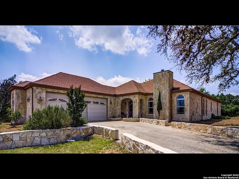 106 Ridges End Dr