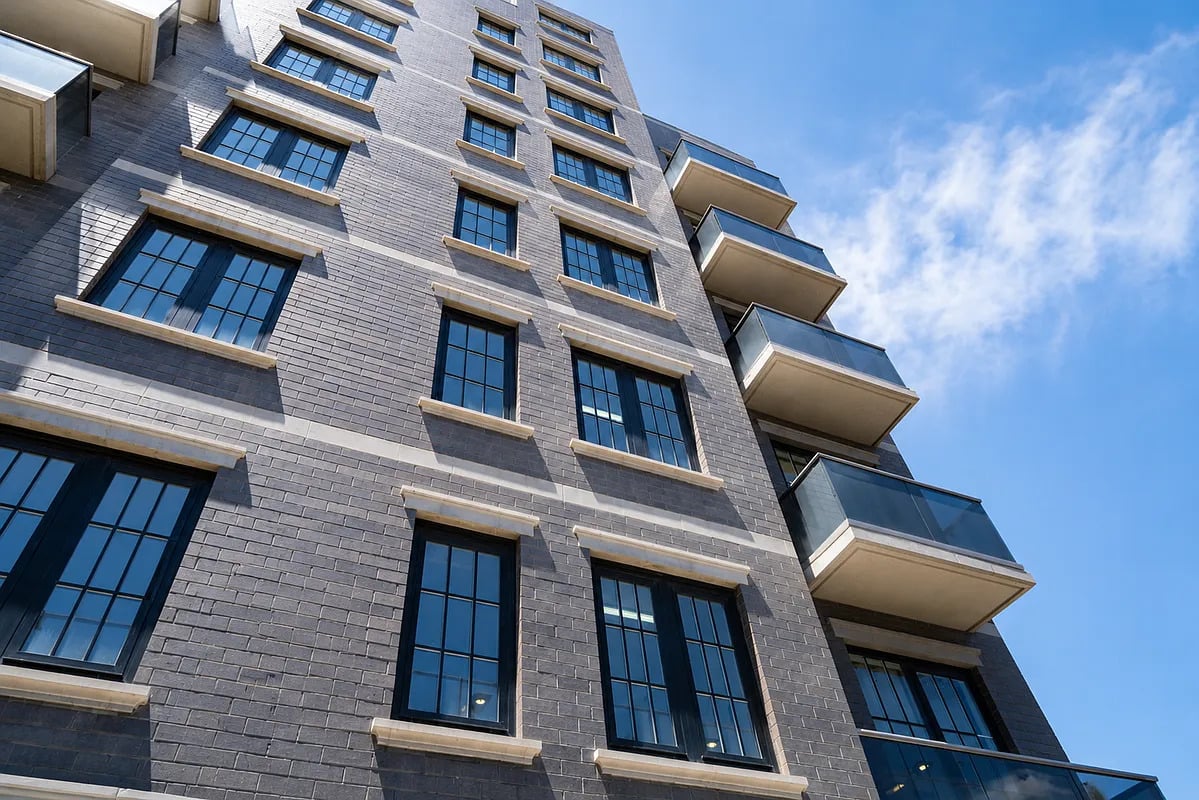 25-34 31st St | 17 Unit Apartment Building