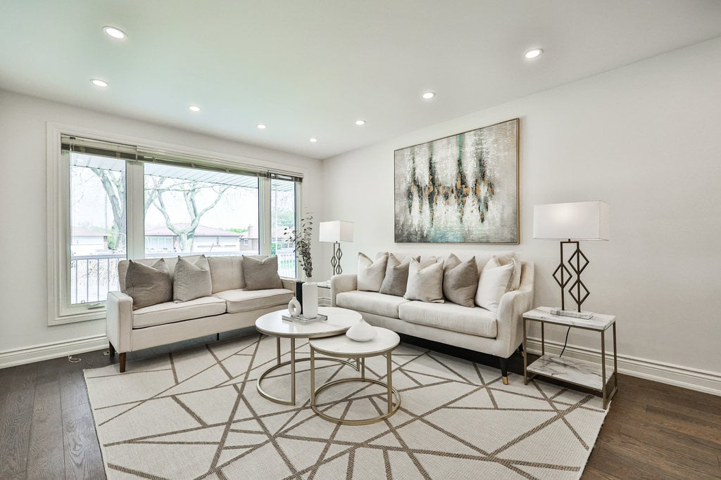 2500 Poplar Cres
