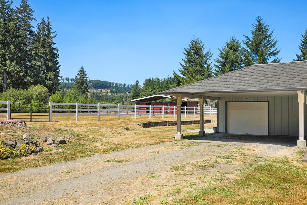 60 NE Davis Farm Road