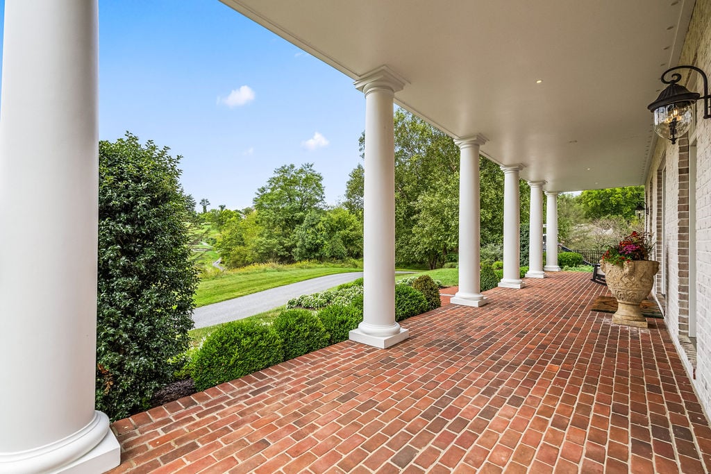 Stunning Hayfields Manor Home