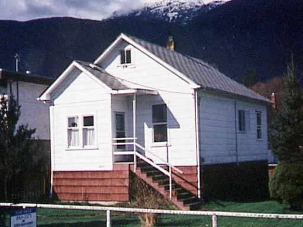 38023 5 Ave