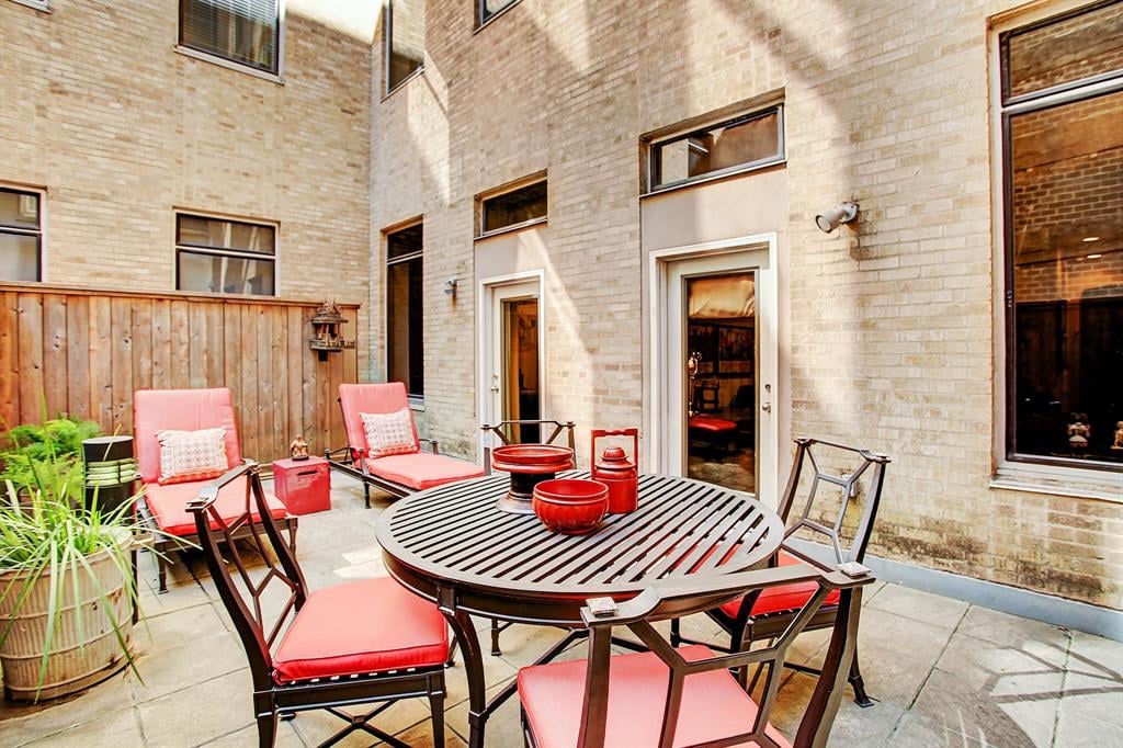 914 Main St, #805