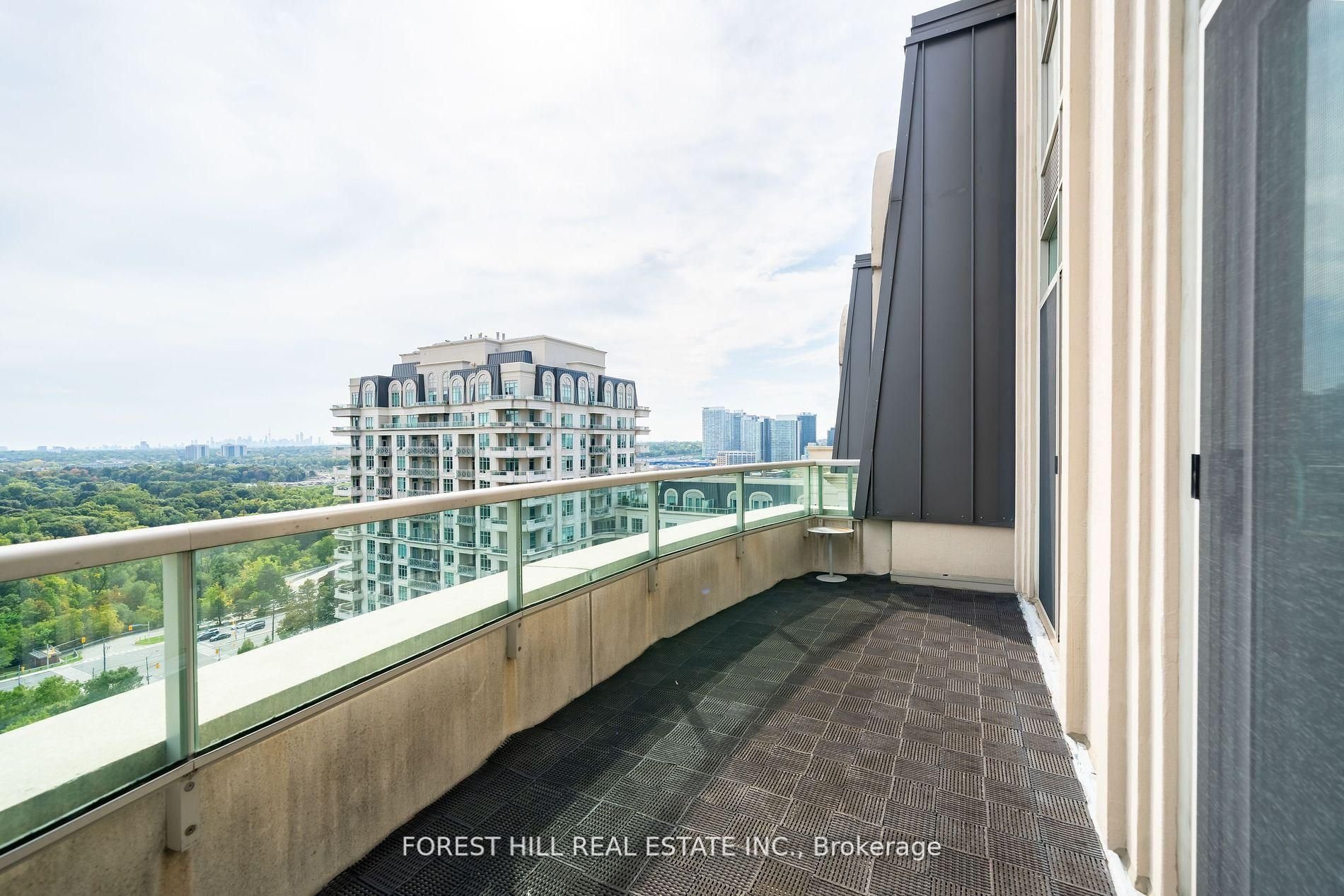 PRESTIGIOUS PENTHOUSE LIVING 