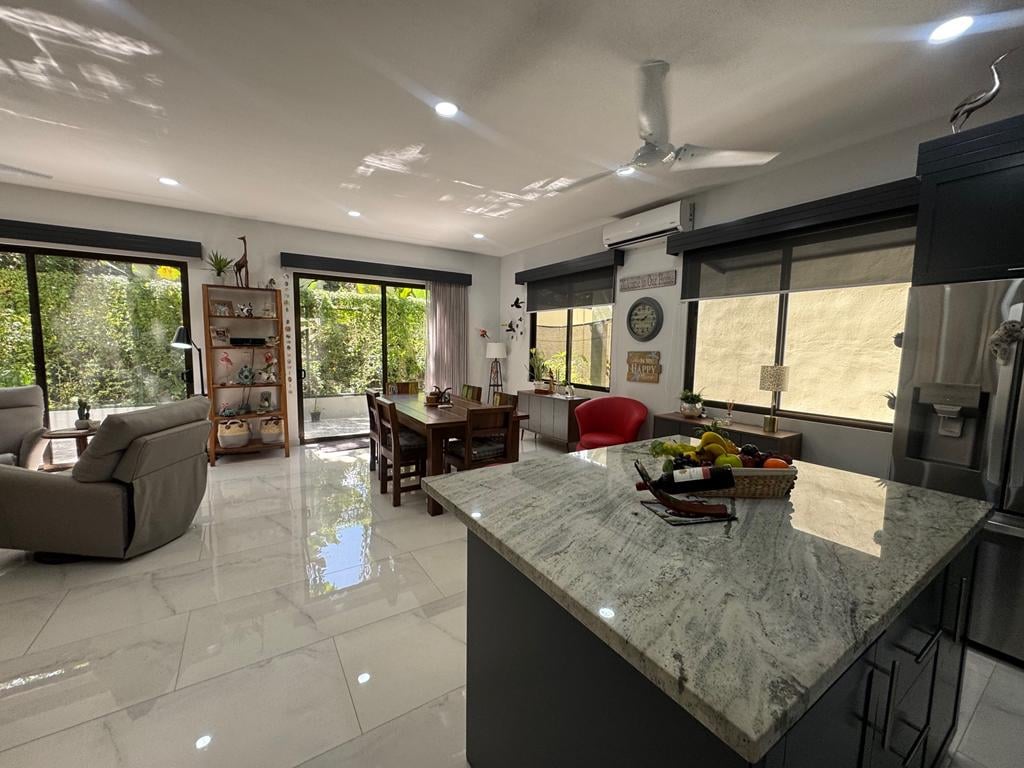 3-Bed Coastal Villa – Marina Access