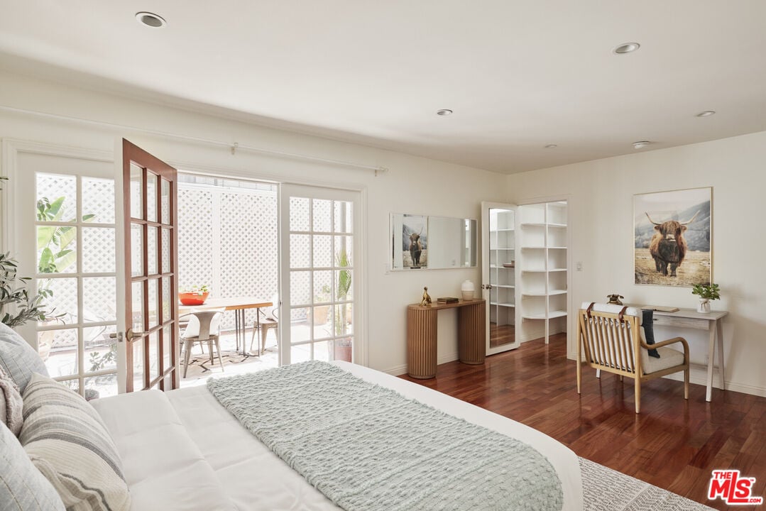 8963 Burton Way Unit: 104
