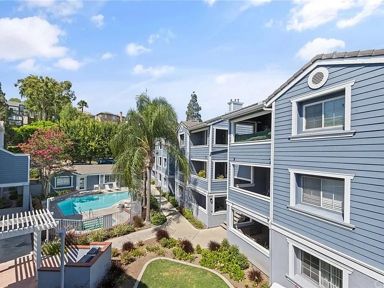 121 S Lakeview Ave #121I