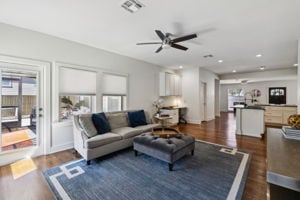 260 E Edgewood Pl