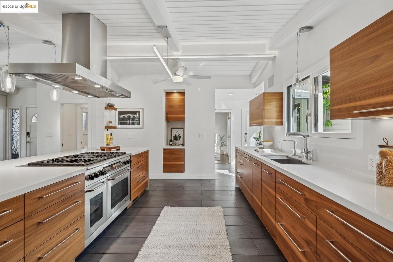 5501 La Salle Ave