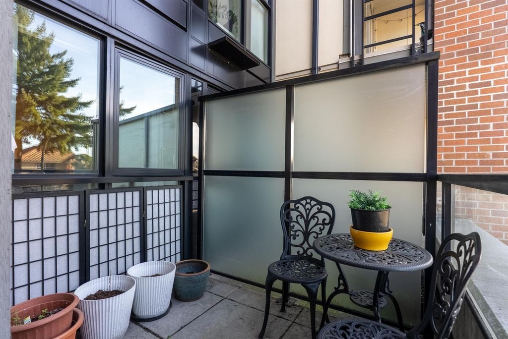 4550 Fraser St, #206