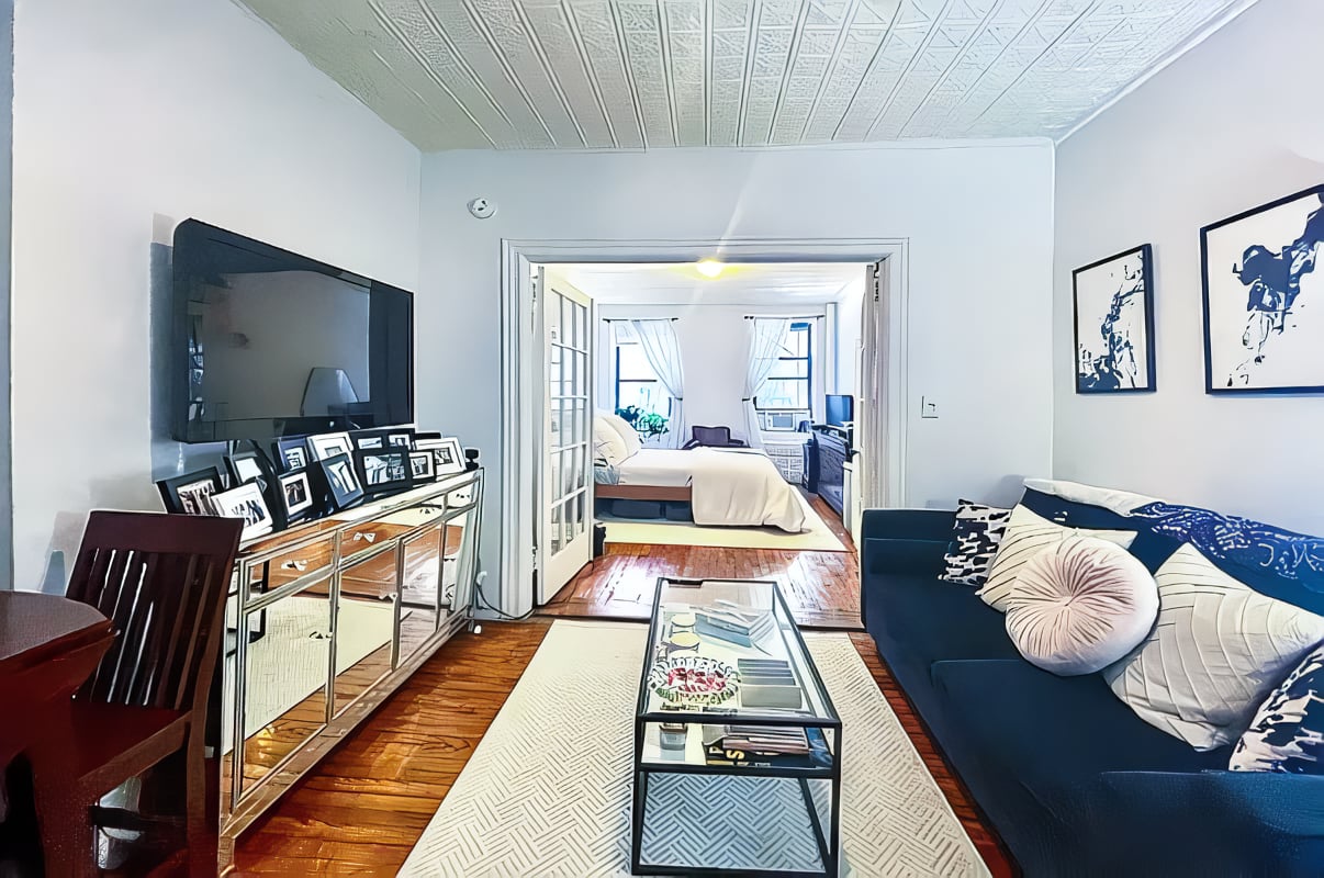 416 W 47th St, #1B