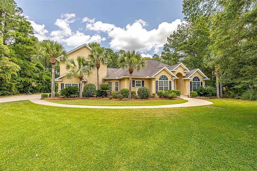 203 Red Maple Ln