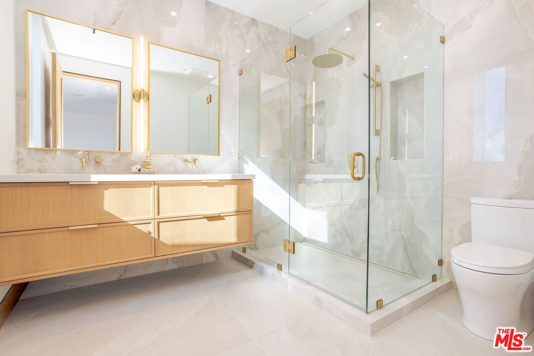 Mulholland Hwy, 90265