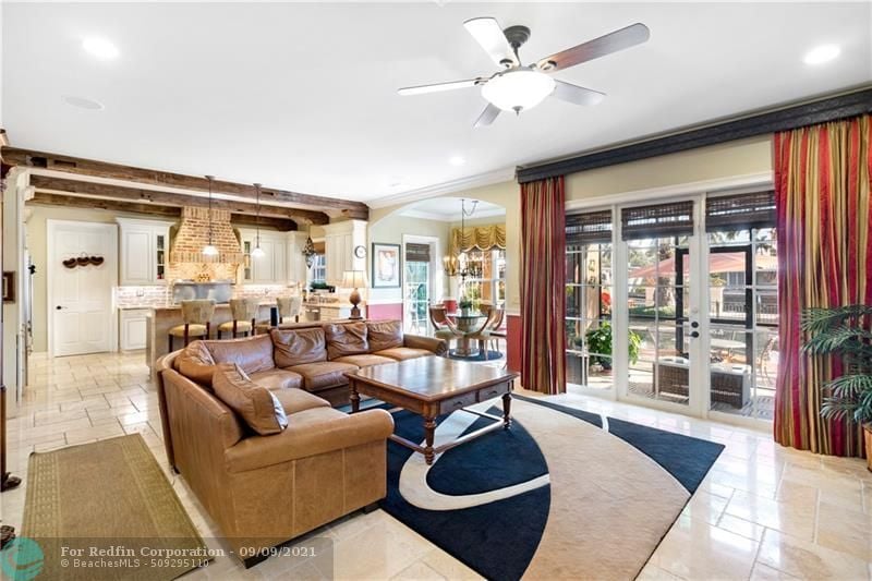 526 Solar Isle Dr