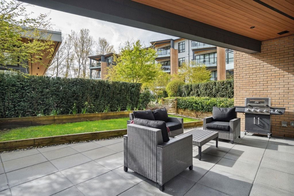 300 Salter St, #106