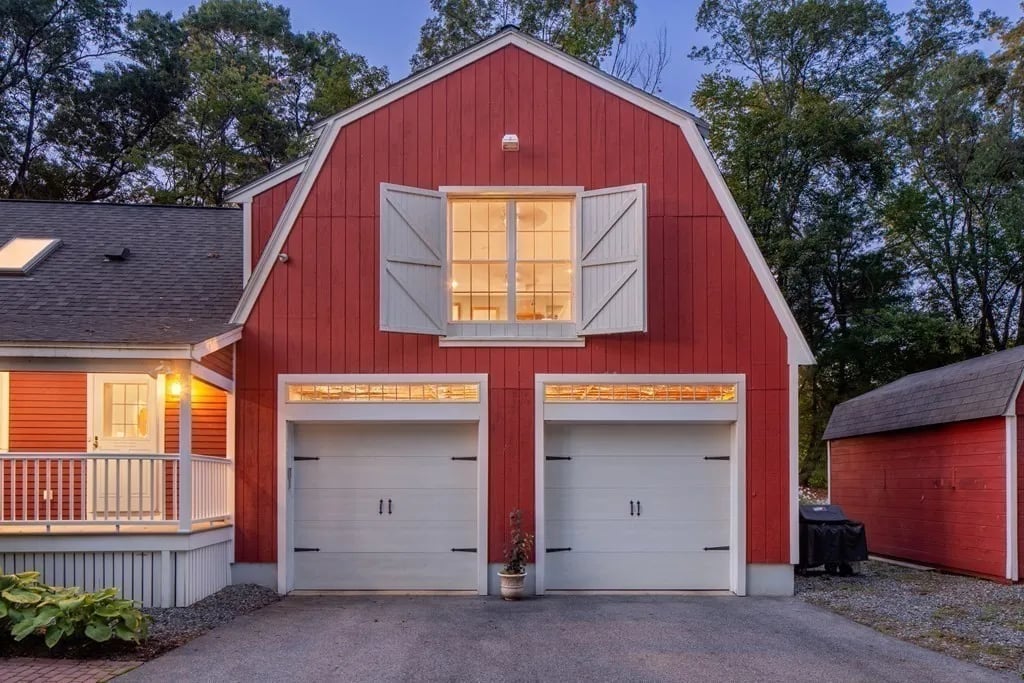 108 Bachelor St