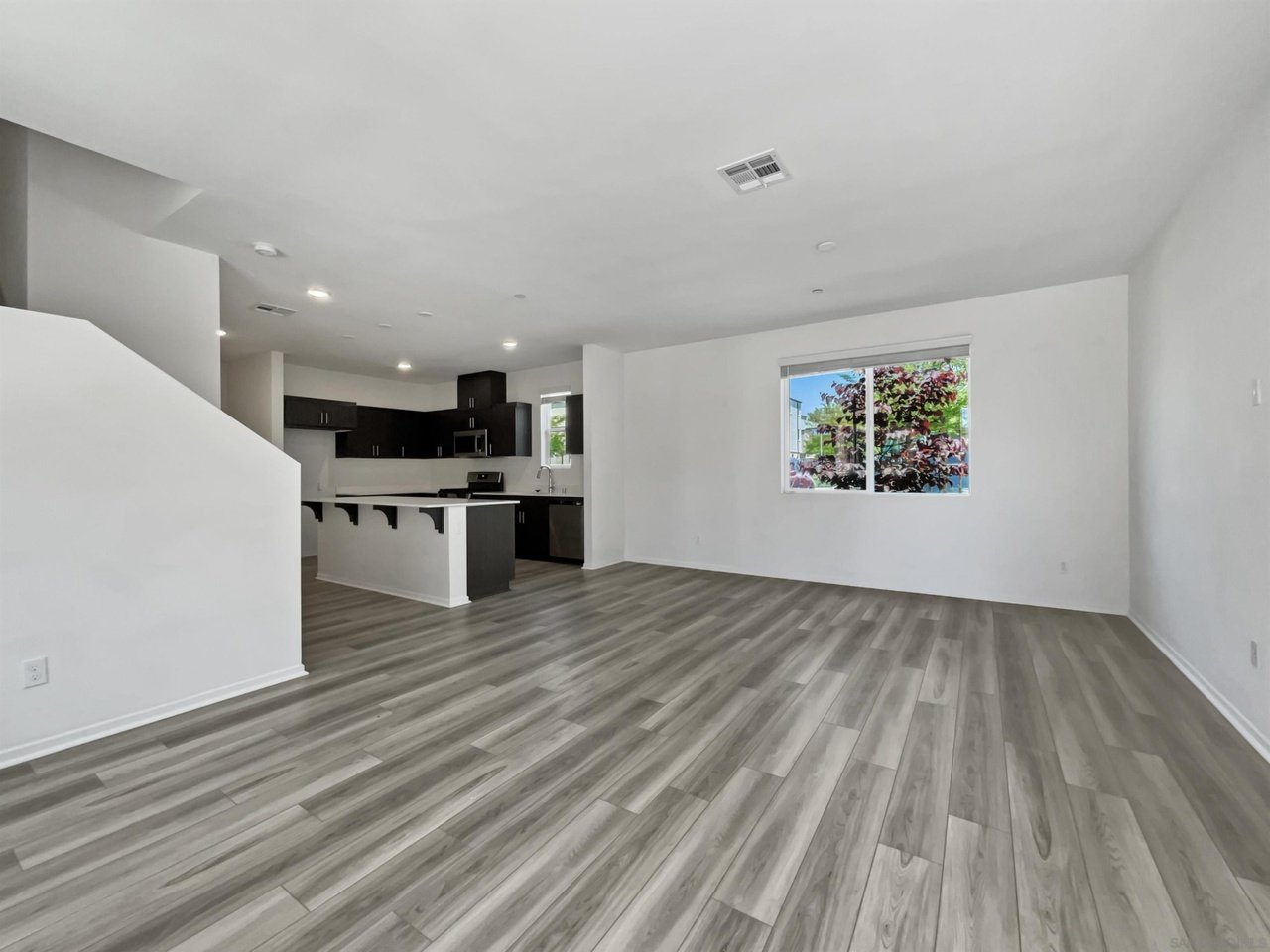 Beachfront Cove St