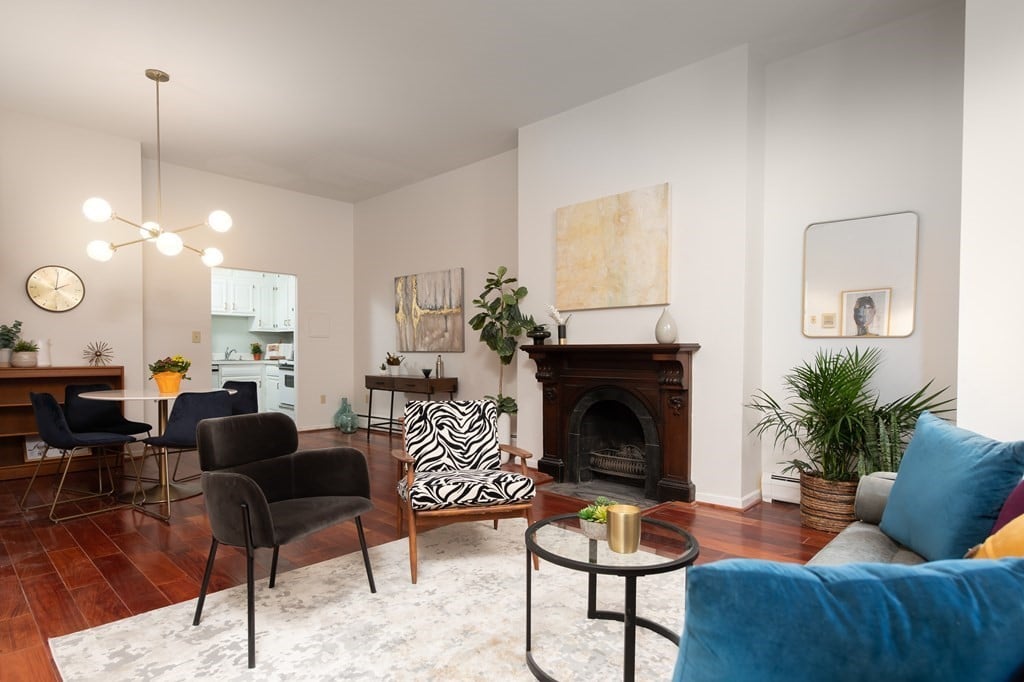 40 Commonwealth Ave D