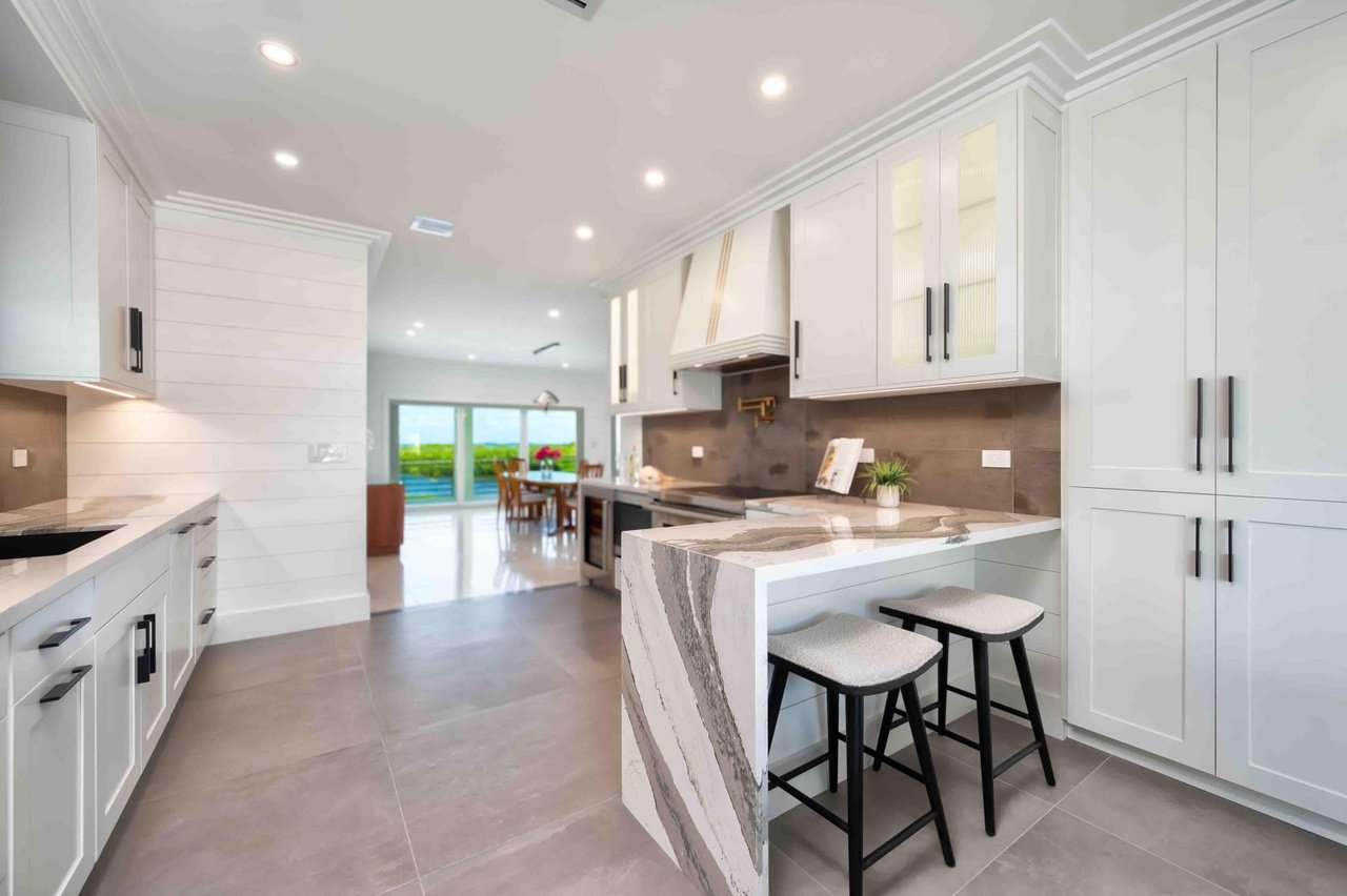 24 Floral Ave