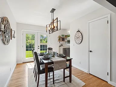 10619 President Dr NE