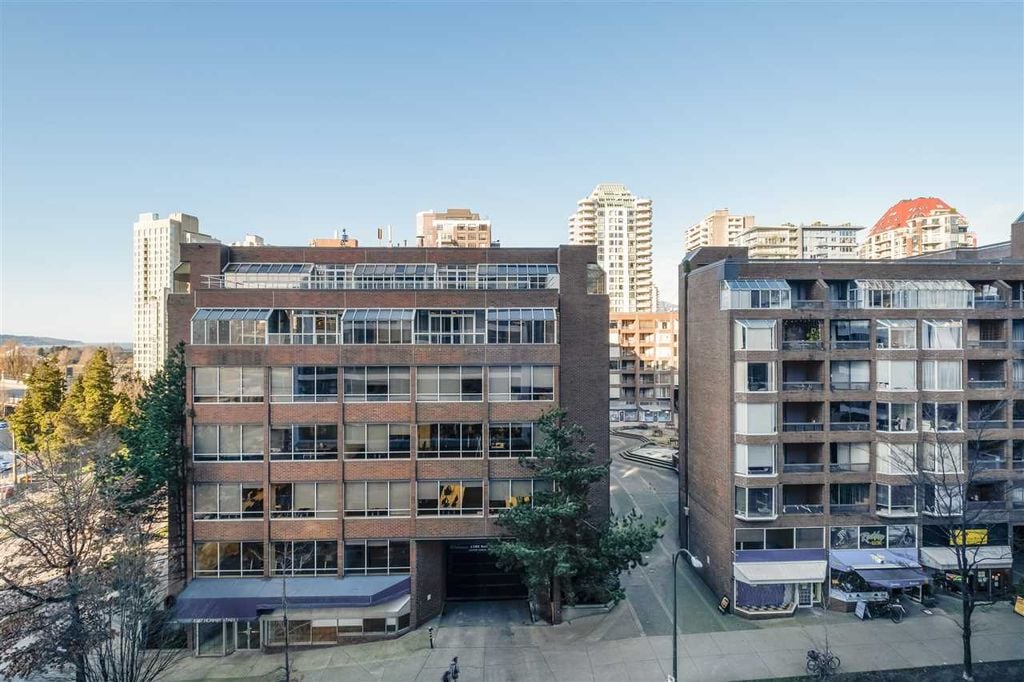 889 Pacific St, #806