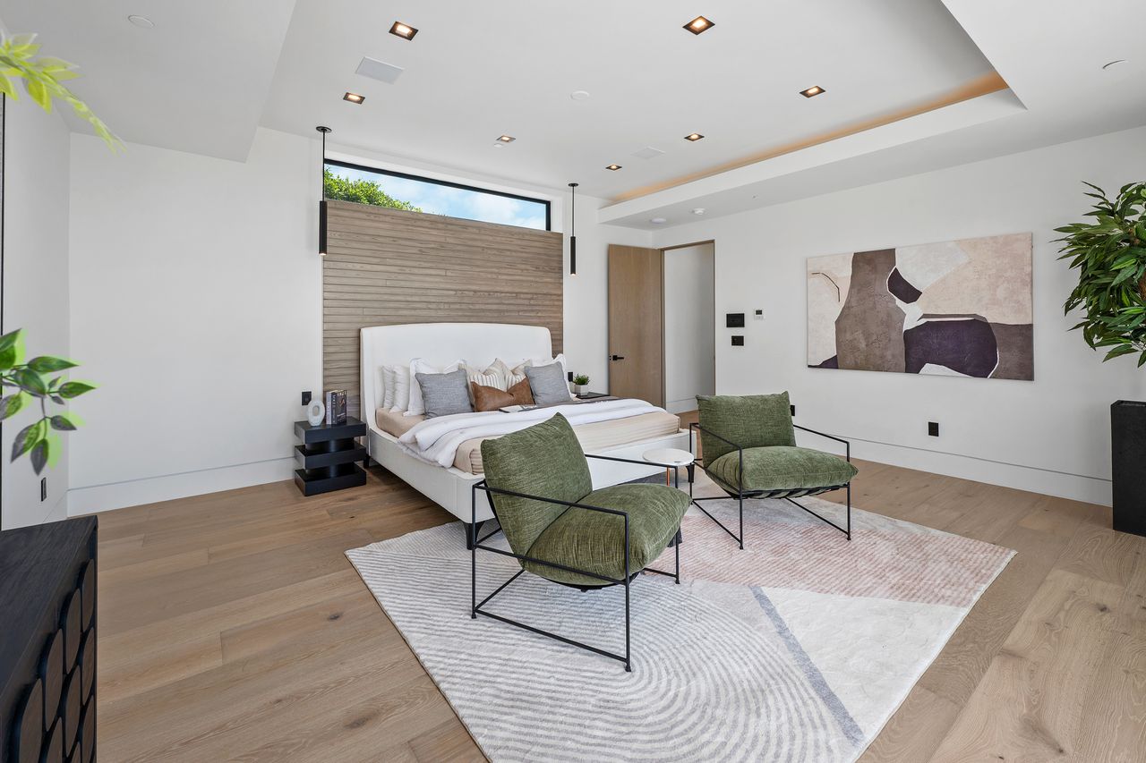 6627 Muirlands Dr, La Jolla, CA 92037