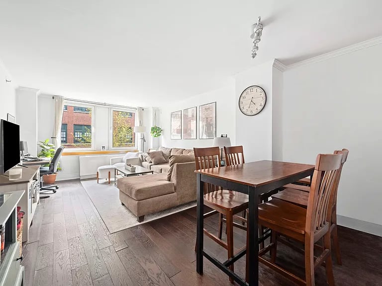 404 E 76th St, #3I