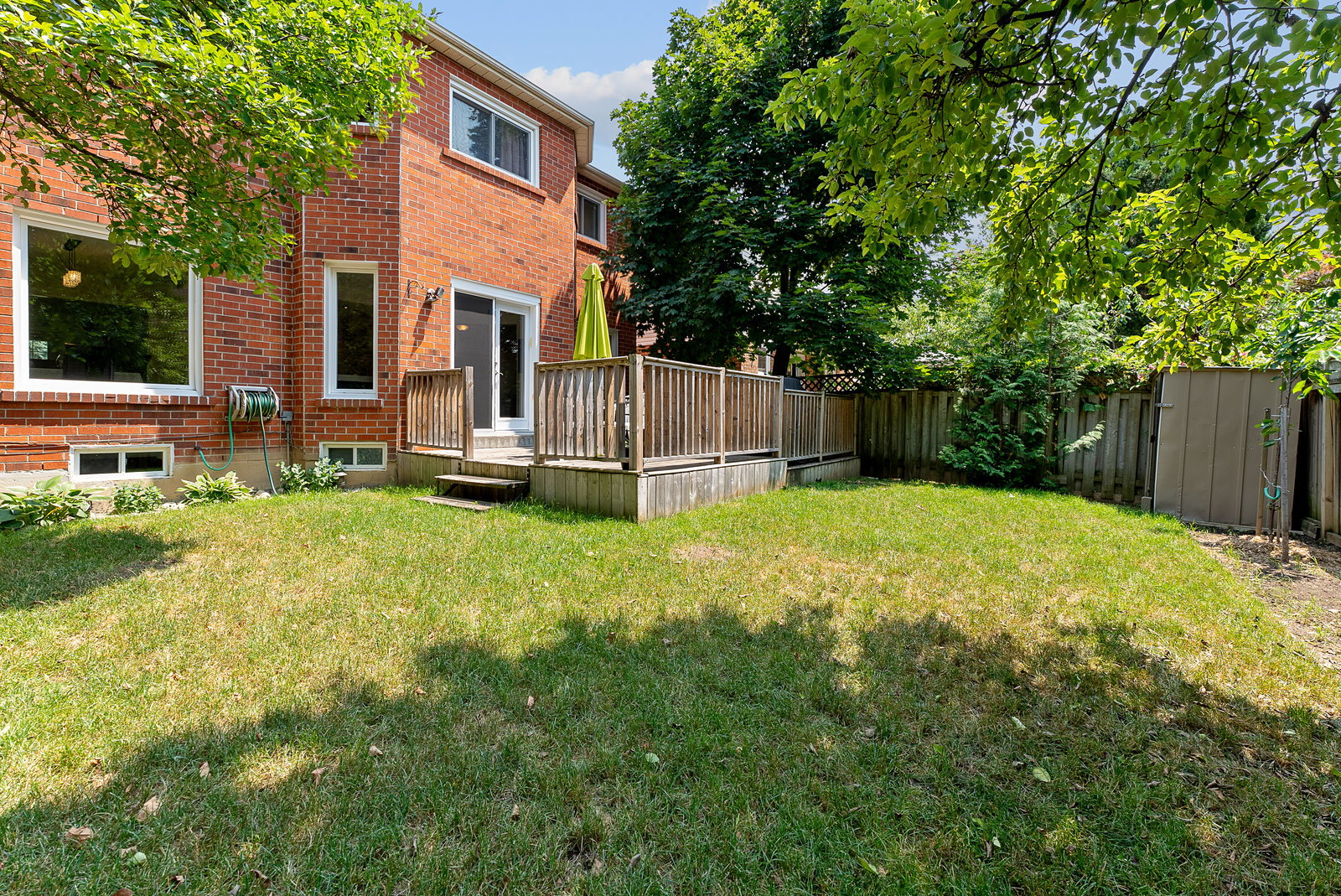 28 Thornway Ave