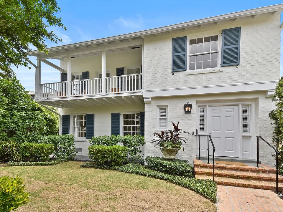 124 Australian Avenue