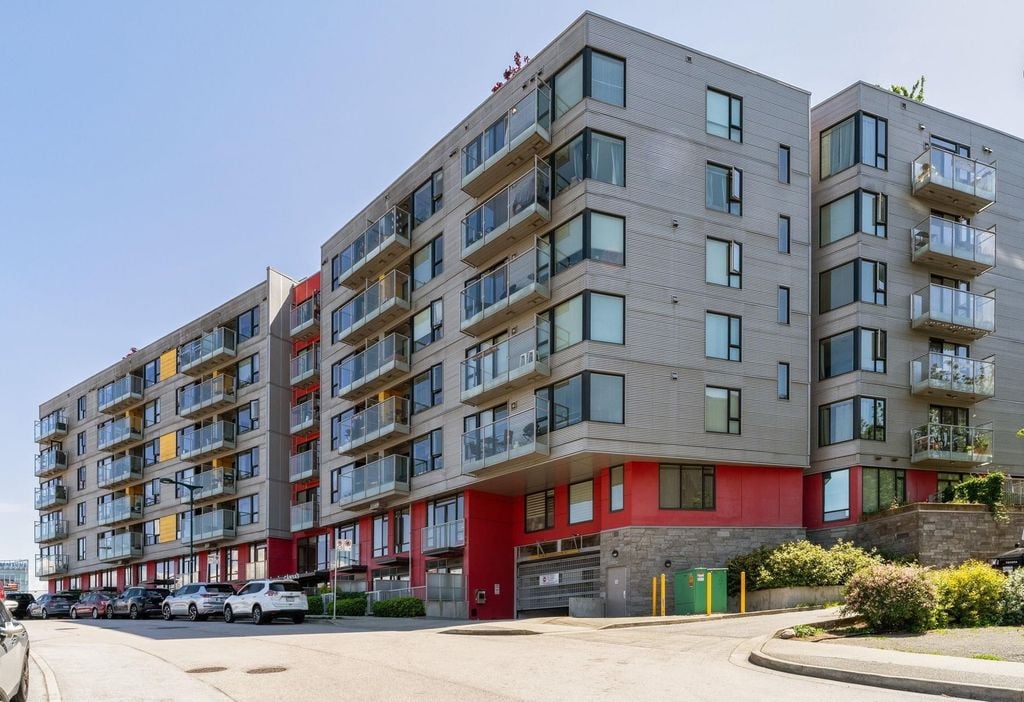 384 E 1st Ave, #615