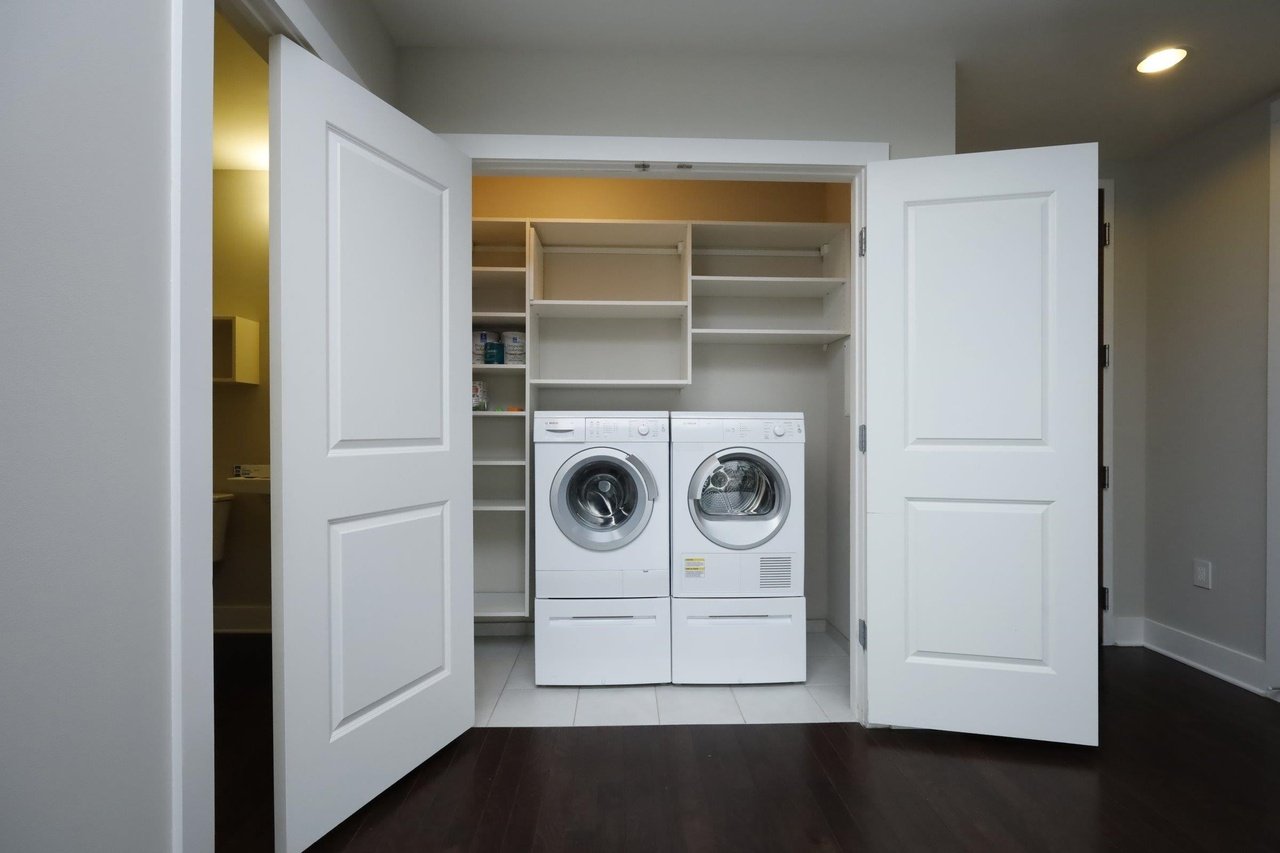 140 W Franklin St #514
