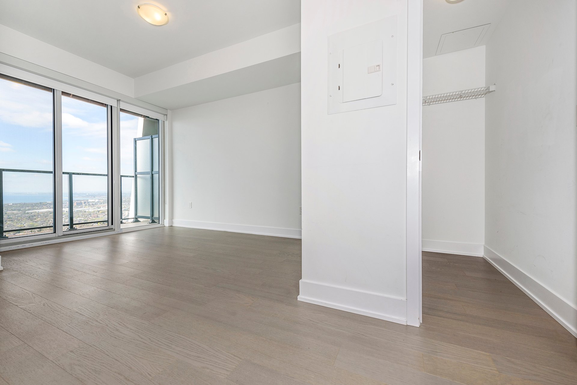 30 Shore Breeze Drive Unit: 5708