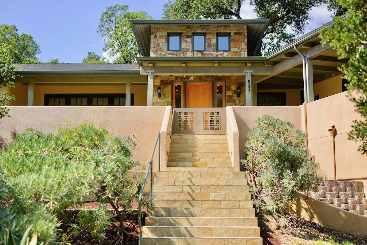 641 Fern Rdg