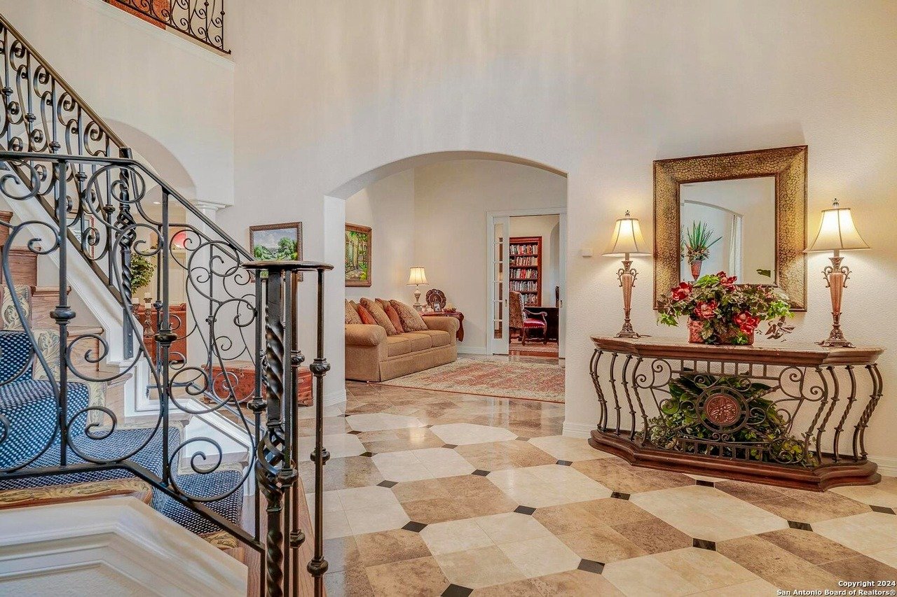 19 Sanctuary Dr