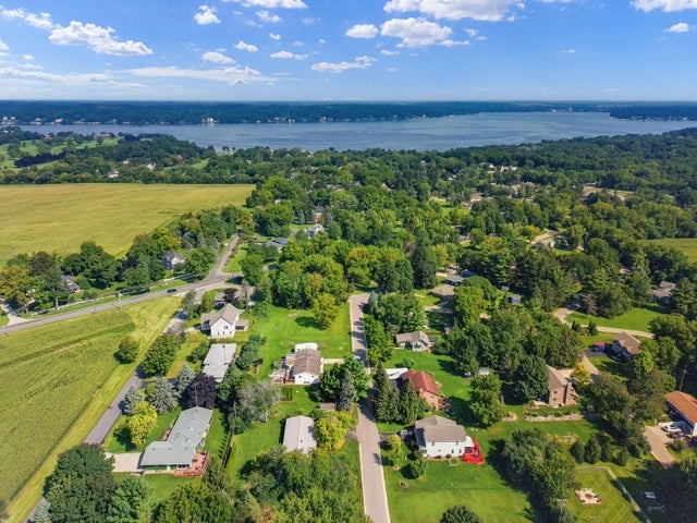  N1549 Bluebird Dr Lake Geneva