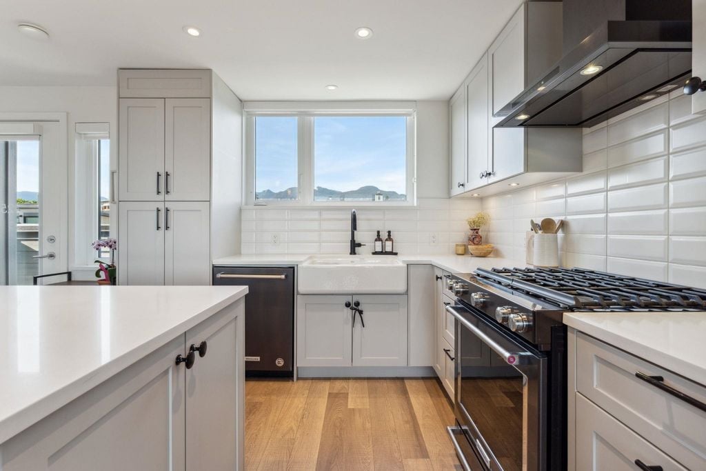 525 E 2nd St, #425