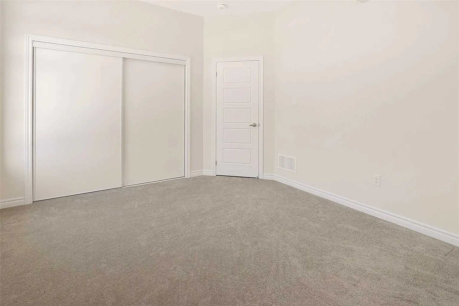 22 Charm Place N
