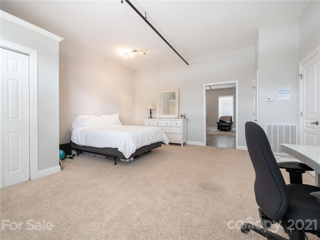 2421 Bonterra Blvd #405