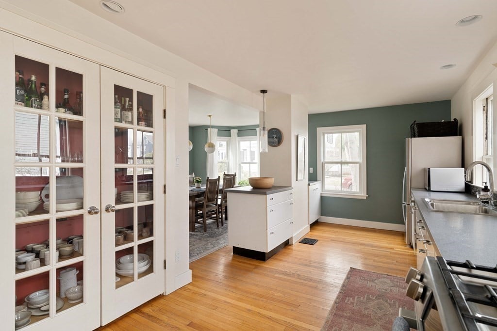 32 Abbott St