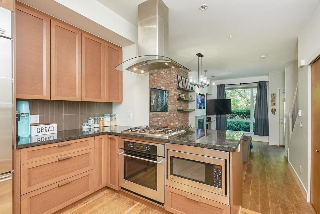 230 Salter St, #2